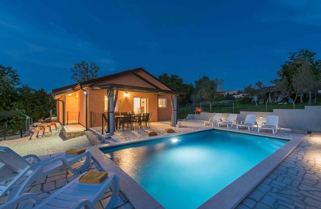 Villa with large pool and jacuzzi