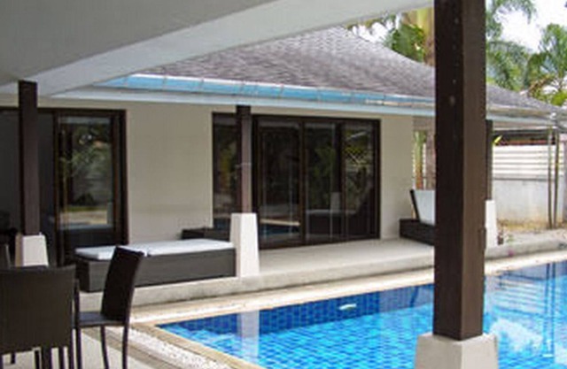 villa with large pool Namuang