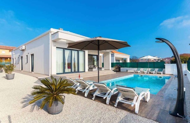 Villa with pool and modern facilities