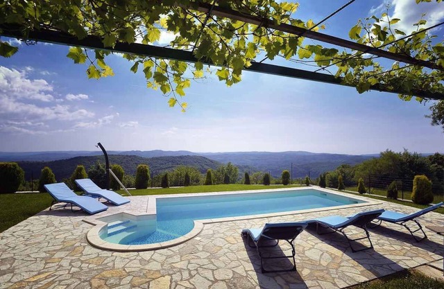Villa with pool and panoramic view