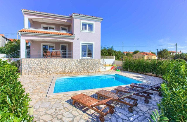 Villa with pool and sea view
