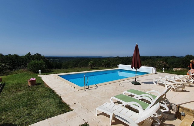 Villa with pool and view of Périgord/quercy