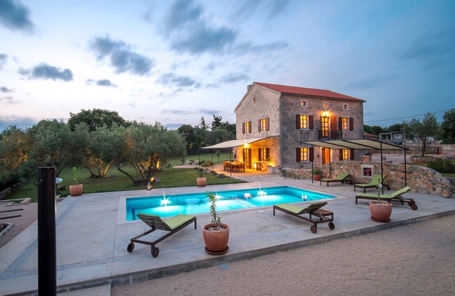 Villa with pool, courtyard, olive garden, sea view -TRAVELER Reiseburo Krk - ID 2147