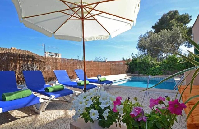 Villa with pool for 8 people near Porto Adriano