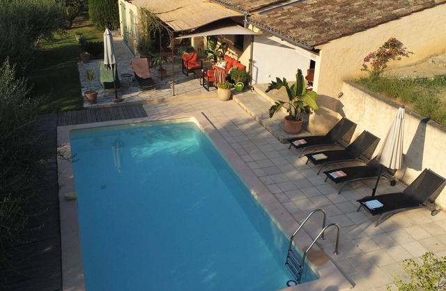 Villa with pool for families seeking peace and quiet.