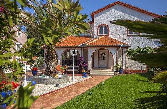 Villa with pool for 10 persons near Poreč