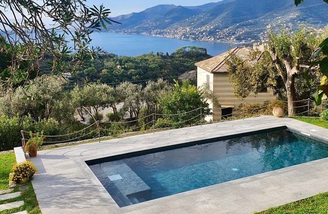 Villa with pool, garden and stunning sea view between Portofino and Camogli