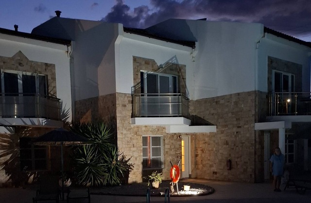 Villa with pool in Makry Gialos