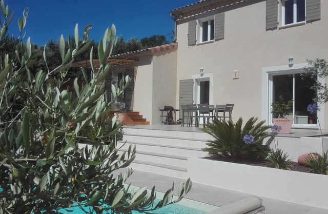 Villa with pool in the heart of Drôme provençale