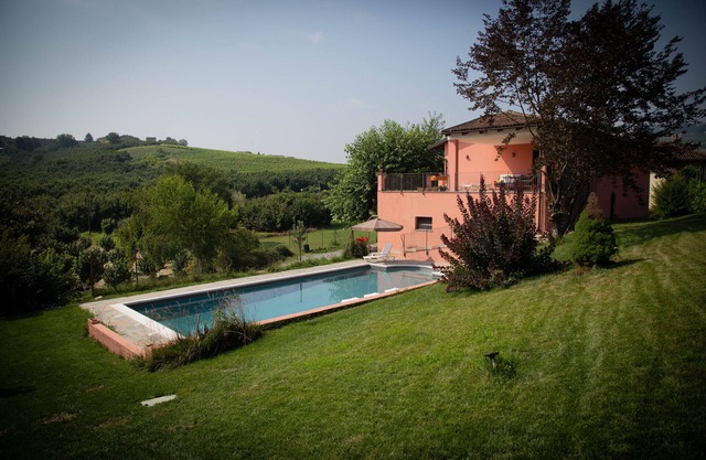Villa with pool in the "casa del moré" langhe Cuneo