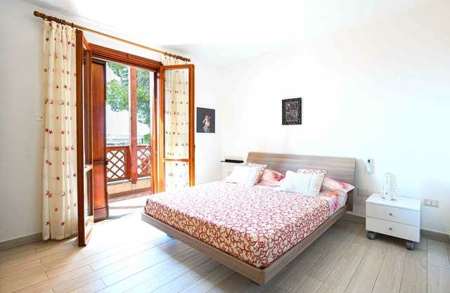 Villa 'With Pool in Private Park' with Sea View, Wi-Fi and Air Conditioning