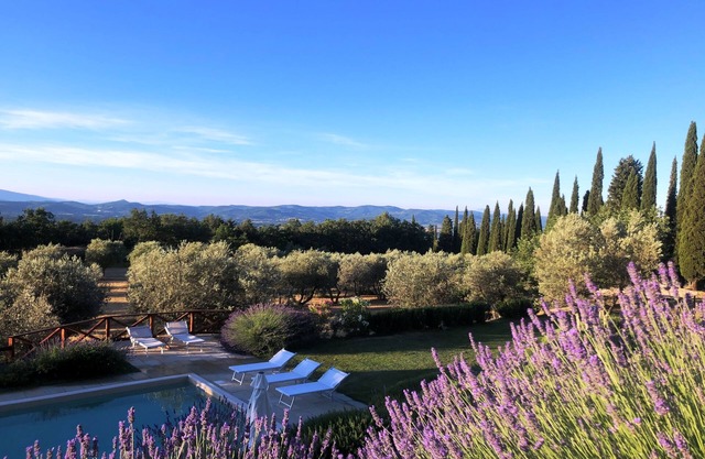 Villa with pool between Florence and Arezzo. Magical view