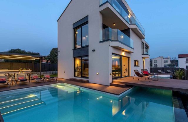 Villa with pool near the beach