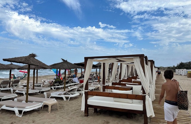 Villa with private heated swimming pool fully air conditioned GA center