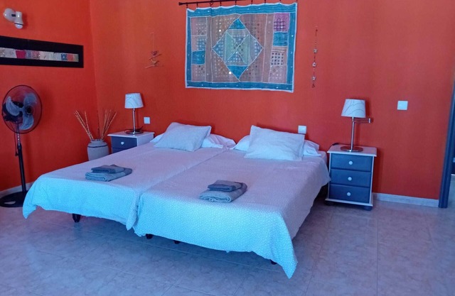 Villa with private pool. Capacity up to 10 people. Pet friendly