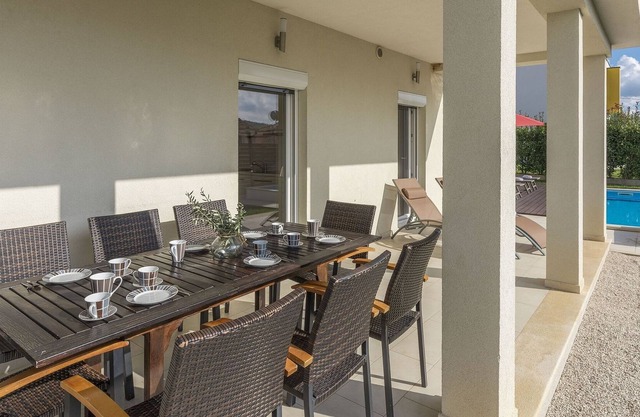 Villa with private pool and garden, near Porec and water park