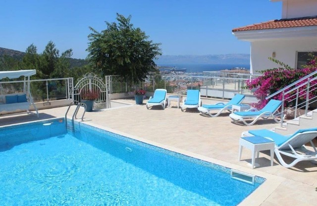 Villa with Private Pool and Sea Views, Fully Air Conditioned Throughout