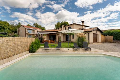 Villa with swimming pool and children's playground, in a quiet area - by Traveler Tourist agency Krk - ID 2686