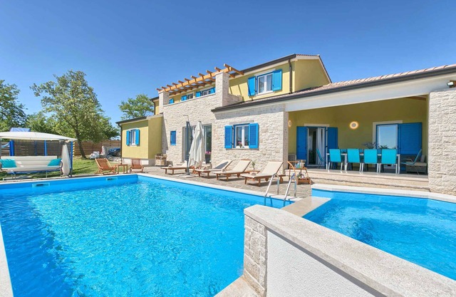Villa with swimming pool, sauna and children's playground