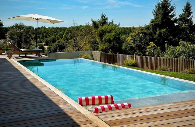Villa YUKA with infinity pool, countryside view - EVJF - 10min Futuroscope