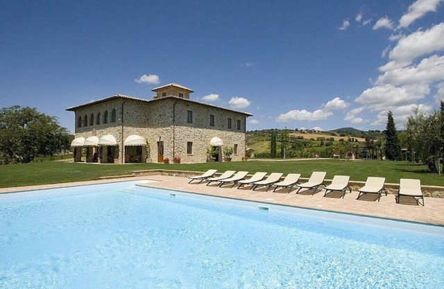 Villa Zenobia: An elegant two-story villa surrounded by vineyards and olive groves, with Free WI-FI.