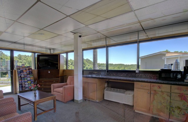 Village Inn Annapolis MD