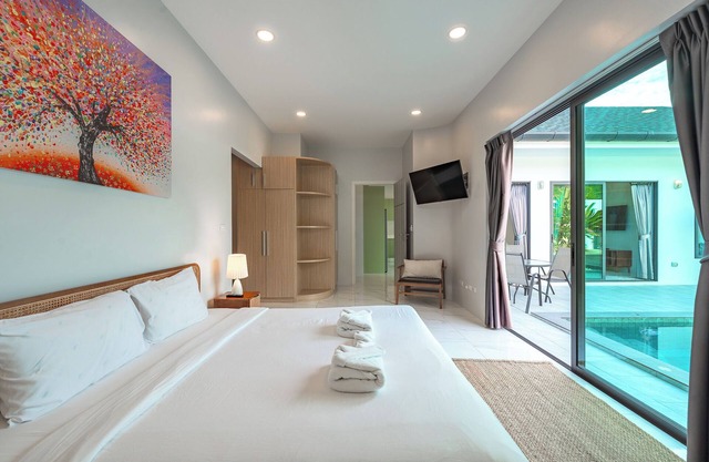 Villas 6BR 2 Pools For Group Vibe V193