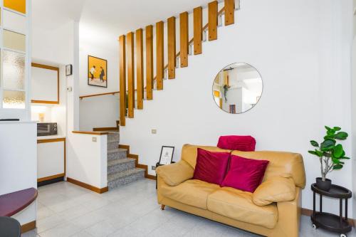 Villetta con balcone - vicino Linate e stazione