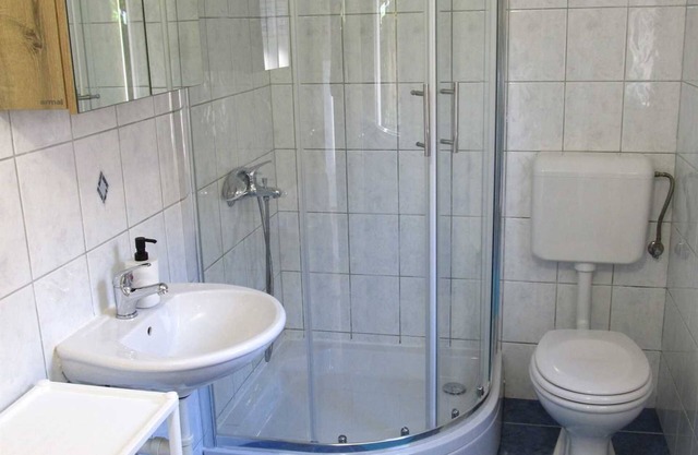 Vintage 3-Bedroom Apartment