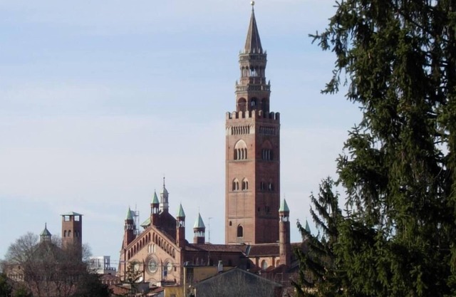 VIOLINS AND MUSIC APARTMENT IN DOWNTOWN CREMONA - AT ANTONELLA'S HOUSE -
