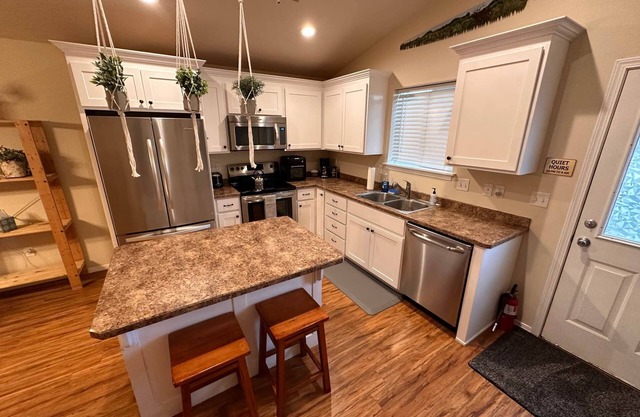 Visit Rip’s Cabin in the Heart of Prineville