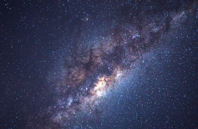Visit the universe with Stellina.