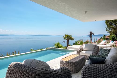 Vista Magica apartment with swimming pool