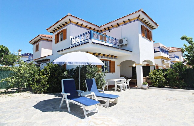 VM 6 - Duplex with private garden near the beach