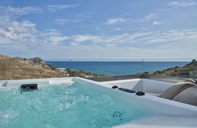 Volcano Luxury Suites Milos - Adults Only