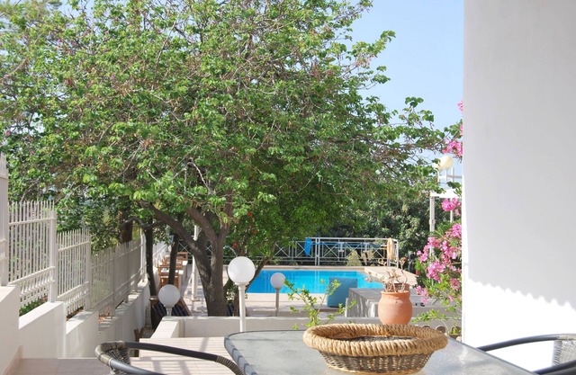 Vrysiida Suite with pool in Chorafakia