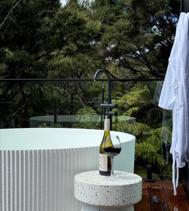 Wahapu Lodge - Luxury sea views