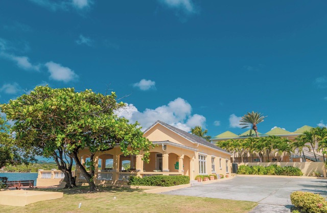 Wake up in paradise at this amazing villa for couples and families