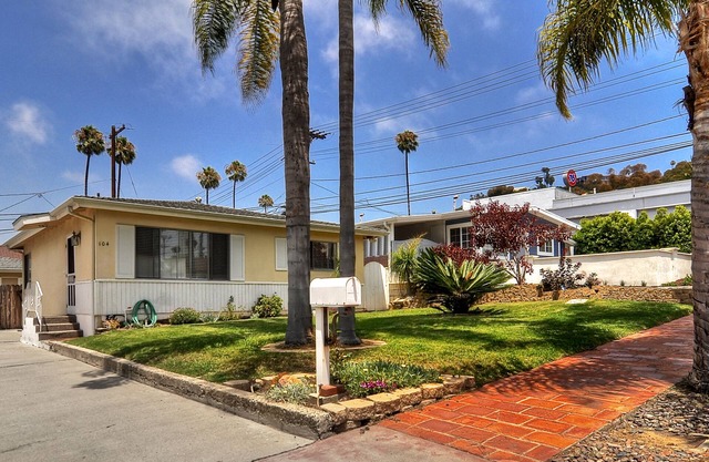 Walk to Beach! Lovely San Clemente 2BD/1BA - Coastal Breezes!