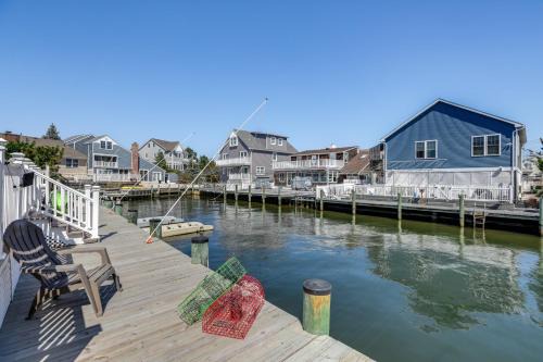 Walk to Beach Waterfront Mantoloking Gem with Deck!