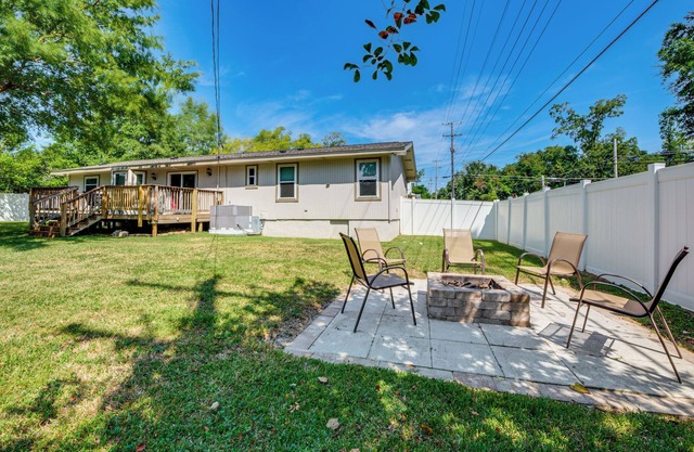 Walk to Campus, FSU Photo Wall: Inviting Retreat!