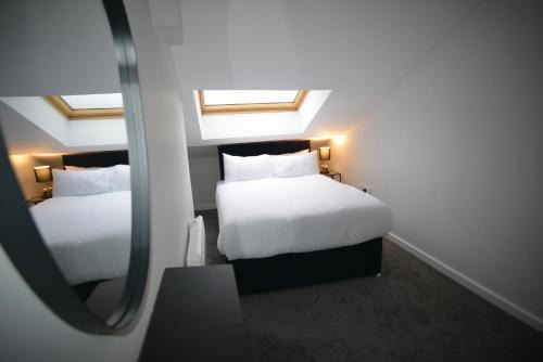 Walk to City Hotspots Liverpool 1BD Apartment
