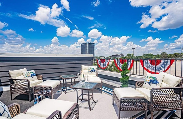 Walk to Cowboys Football | Luxury In Best Location