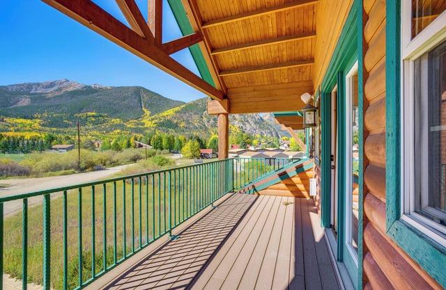 Walk to Dillon Reservoir: Scenic Frisco Cabin