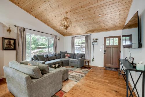 Walk to Dtwn Charming Family Cabin in Twain Harte