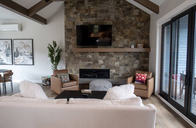 Walk to Gondola | Early Ski Season Retreat for 9