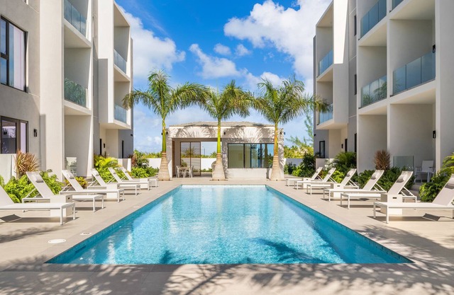 Walk to Grace Bay- Stunning Pool Views ! Z-B303