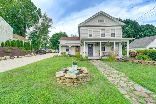 Walk to Memorial Park Pet-Friendly Bethlehem Home