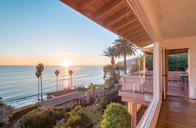 Walk to the Beach - Ocean View - Rare Gem