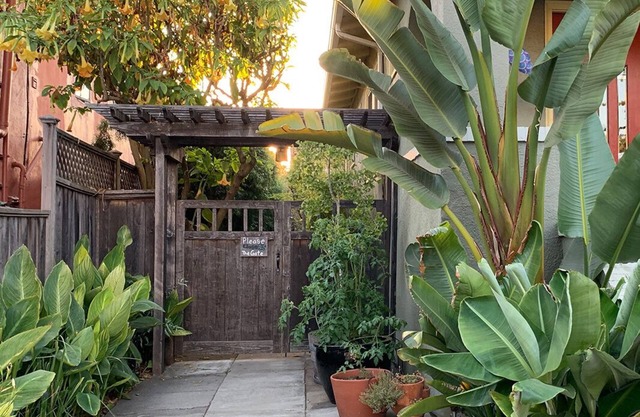 Walk to trendy Temescal & College Ave - 2+ BR